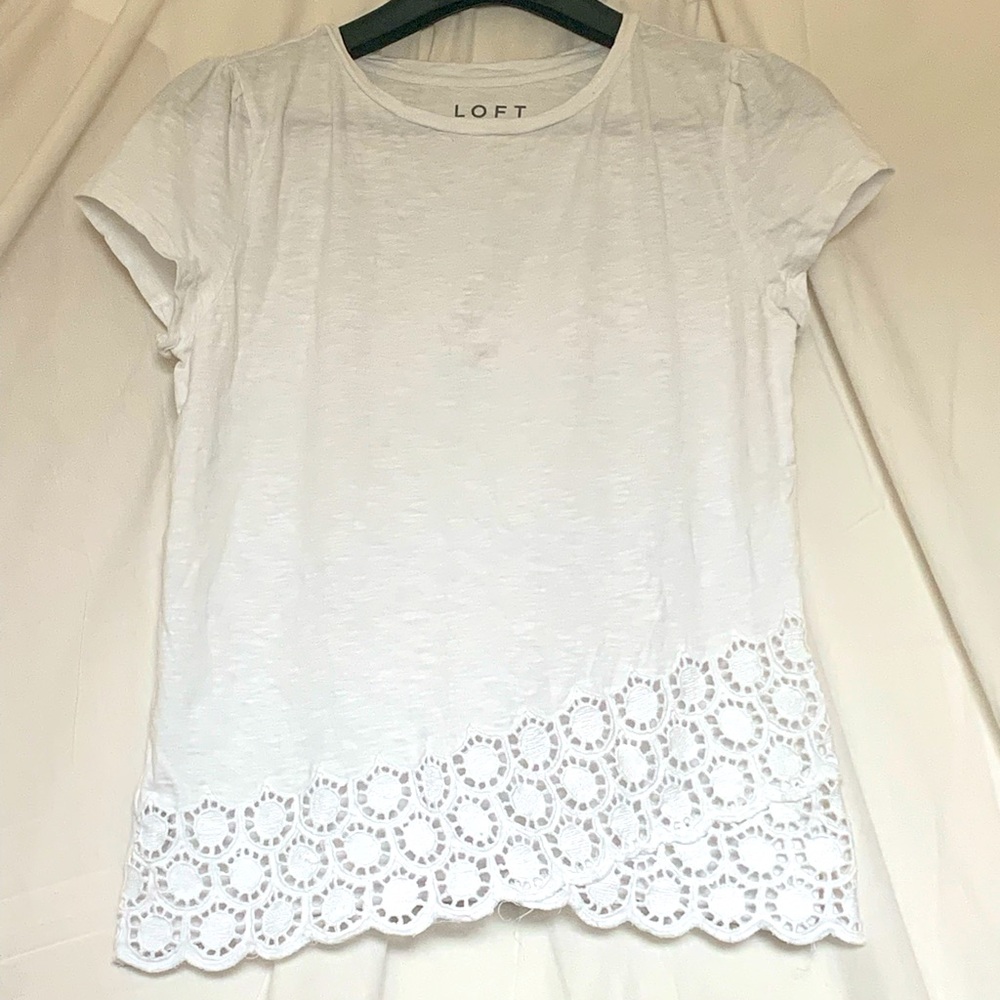 LOFT White Lace Tee. Women’s size S